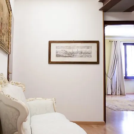 Piazzetta Monte Vérone
